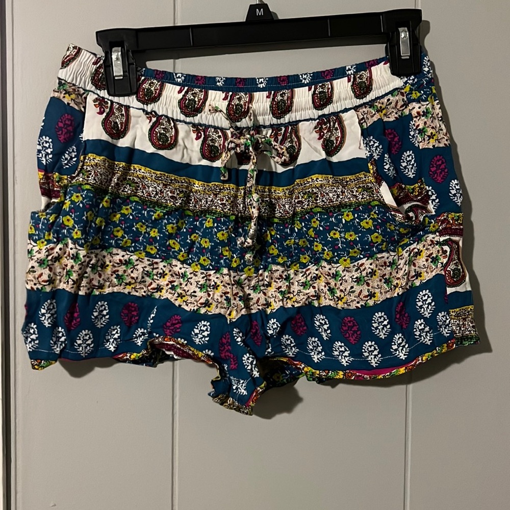 American Eagle flowy shorts Size S